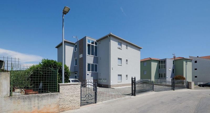 Apartman s klimatizací s terasou pro 4 os. s 1 ložnicí A-20230-a - Apartments With Swimming Pool Mavarštica, Čiovo - 20230 Mavarštica, foto 1