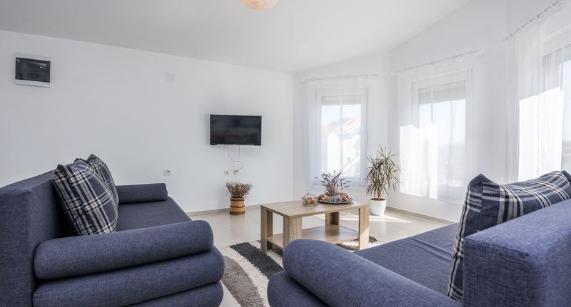 Apartman s klimatizací s terasou pro 4 os. s 1 ložnicí A-20337-a - Apartments With Parking Space Vir - 20337, foto 1