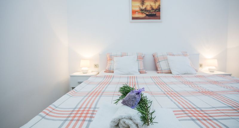 Apartman s klimatizací s terasou pro 3 os. s 1 ložnicí A-20337-c - Apartments With Parking Space Vir - 20337, foto 1