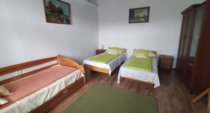 Rodinný Apartman pro 7 os. se 2 ložnicemi na přízemí (s možností přistýlky) - Heni Vendégháza Vadna, foto 1