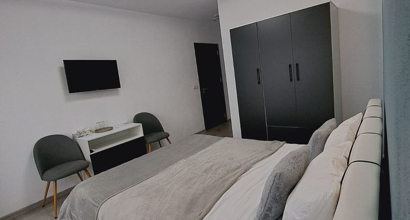 Pokoj s balkónem s manželskou postelí - Five House Sibiu, foto 15