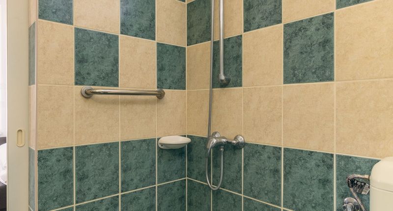 Apartman s koupelnou s privátní koupelnou mimo apartmán pro 5 os. se 2 ložnicemi - Fürdő Apartman Cserkeszőlő, foto 1