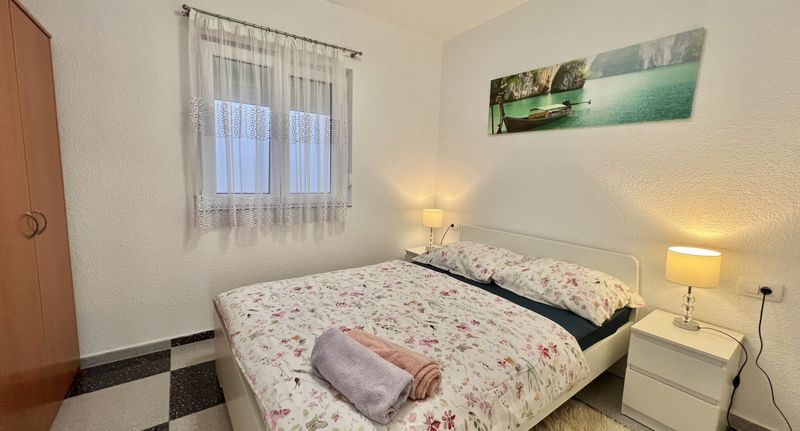 Apartman pro 8 os. se 4 ložnicemi na přízemí - Apartmani Ana Dramalj, foto 1