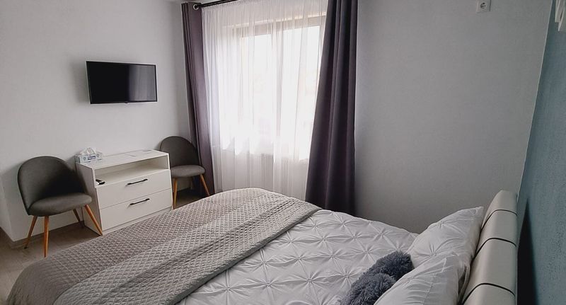 Pokoj s manželskou postelí na poschodí - Five House Sibiu, foto 1