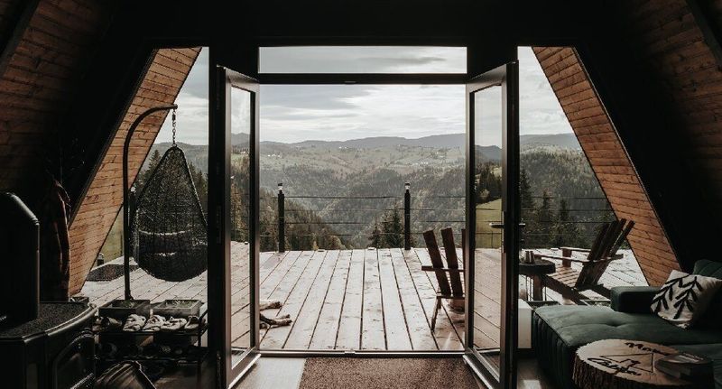 Deluxe Roubenka (jako celek) pro 4 os. s výhledem na hory - Nordik Cabin Mărișel, foto 1
