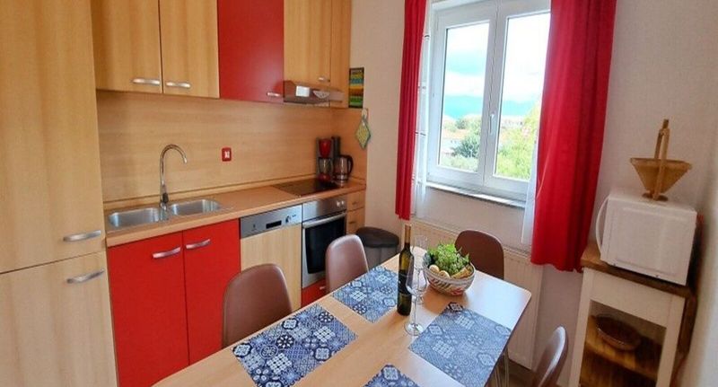 Deluxe Exclusive Apartman pro 5 os. se 3 ložnicemi - Apartment Scarlett Baška, foto 1