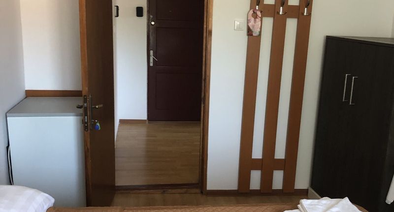 Komfort Pokoj s manželskou postelí na poschodí - Pensiunea Diskret Sovata, foto 1