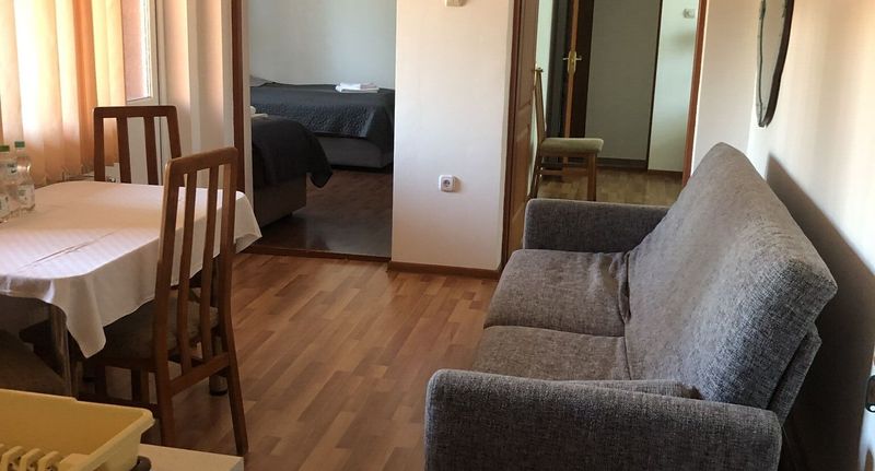 Apartman s vlastní kuchyňkou pro 6 os. se 3 ložnicemi na poschodí - Pensiunea Diskret Sovata, foto 1