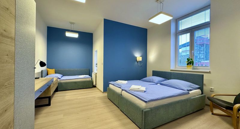 Pokoj se sprchou se společnou kuchyňkou pro 3 os. (s možností přistýlky) - Hotel DOBRÉ MÍSTO Krnov, foto 1