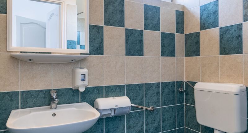 Pokoj s koupelnou se společnou kuchyňkou s manželskou postelí - Fürdő Apartman Cserkeszőlő, foto 7