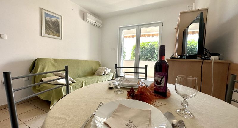Family Apartman (jako celek) pro 3 os. na přízemí - Apartment Portos Dramalj, foto 1