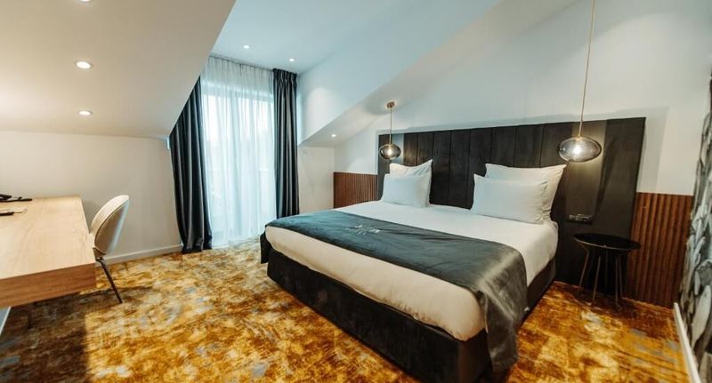 Deluxe Pokoj s manželskou postelí v podkroví - Hotel Iza Sighetu Marmației, foto 1
