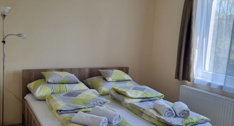 Chata (jako celek) pro 7 os. s panoramou celý Dům - Pöpec Vendégház Révfülöp, foto 1
