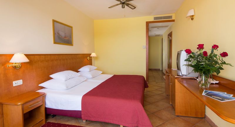 Premium Pokoj s klimatizací s manželskou postelí - Hotel Zora Primošten, foto 1