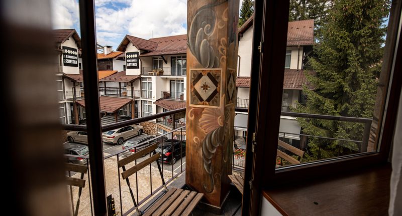 Superior Pokoj s balkónem s manželskou postelí - Monti Chalet Poiana Brașov, foto 1