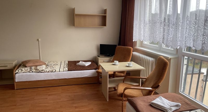 Pokoj pro 3 os. s výhledem na les na poschodí - Studencki Dom Marynarza nr 4 Gdynia, foto 4
