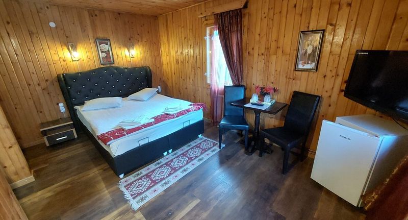 Deluxe Pokoj s balkónem s manželskou postelí - La Cristina Sinaia, foto 1