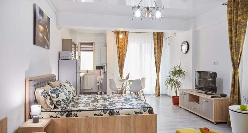 Pokoj s balkónem pro 4 os. - Lemon Bite Studio Mamaia Nord, foto 1