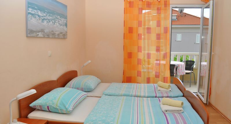 Apartman s klimatizací s balkónem pro 5 os. se 2 ložnicemi A-14667-a - Apartments With Parking Space Makarska - 14667, foto 1