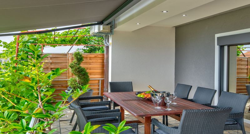 Apartman pro 8 os. se 3 ložnicemi na přízemí - Apartmani Villa Vivien Crikvenica, foto 1