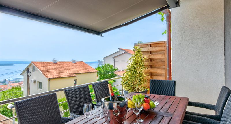 Apartman pro 8 os. se 3 ložnicemi na poschodí - Apartmani Villa Vivien Crikvenica, foto 1