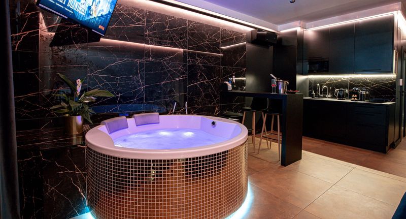 Executive Apartman (jako celek) s vanou s manželskou postelí - Jacuzzi Glass-House Apartments Kraków, foto 1
