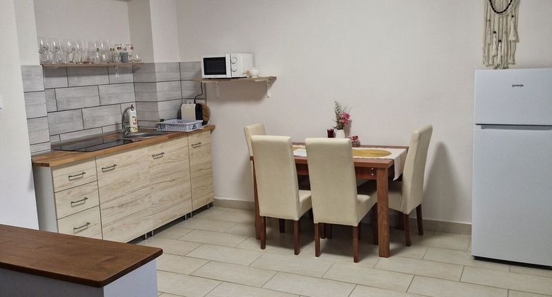 Apartman s terasou s manželskou postelí s 1 ložnicí na přízemí - Hédi Apartmanház Balatonboglár, foto 1