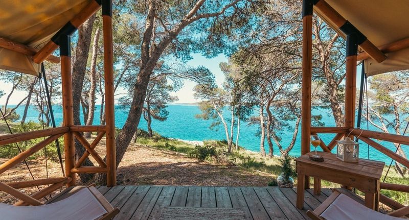 Queen Pokoj pro 2 os. s výhledem na les - Obonjan Island Resort Šibenik, foto 1