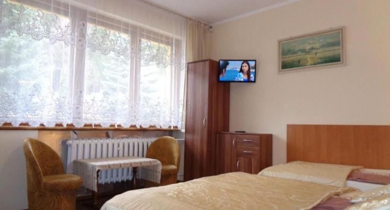 Pokoj pro 3 os. s výhledem do zahrady na poschodí - Willa Paweł Karpacz, foto 1