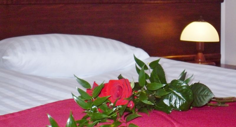 Komfort King Pokoj s manželskou postelí - Hotelik Mazurska Chata Mikołajki, foto 4