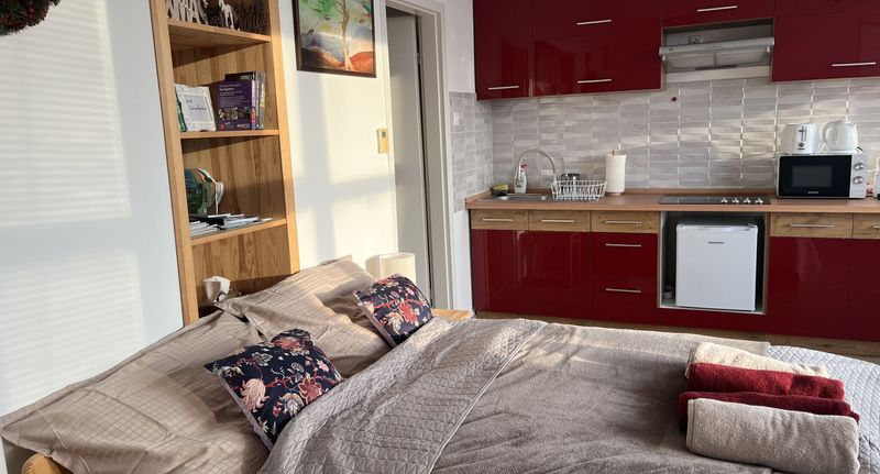 Rodinný Apartman (jako celek) s manželskou postelí s výhledem na hory - Cédrus Apartman Tapolca, foto 1