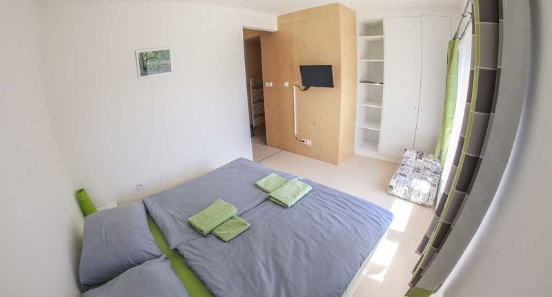 Apartman se sprchou pro 4 os. se 2 ložnicemi - Penzion Tsport Votice, foto 1