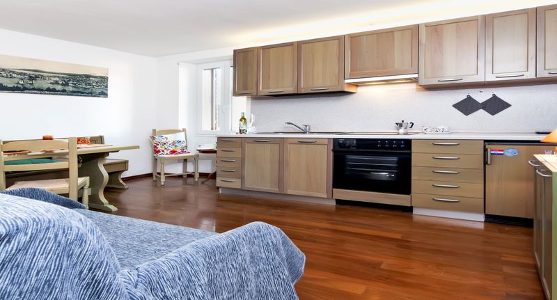 Apartman pro 4 os. se 2 ložnicemi s výhledem na moře na poschodí - Apartment Havana Sea View Rovinj, foto 1