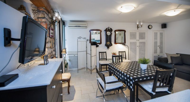 Classic Apartman pro 4 os. se 2 ložnicemi na poschodí - Apartment Art Center Rovinj, foto 1