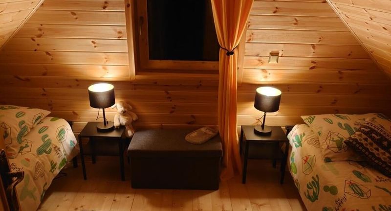 Roubenka (jako celek) se zahradou pro 4 os. s výhledem na hory - Domki Kolorowe Marciszów, foto 1