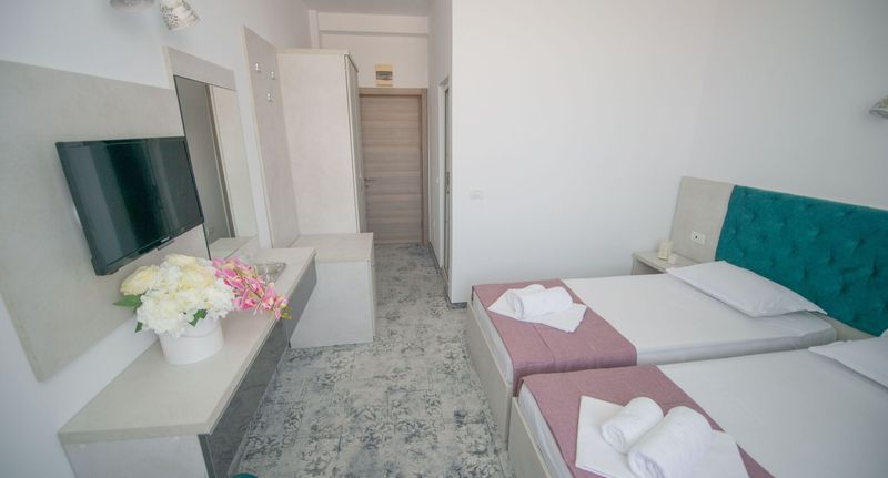 Pokoj s balkónem s manželskou postelí celý Dům - Hotel Olguța Eforie Nord, foto 1