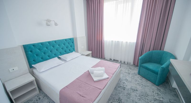 Pokoj s balkónem pro 3 os. celý Dům - Hotel Olguța Eforie Nord, foto 1