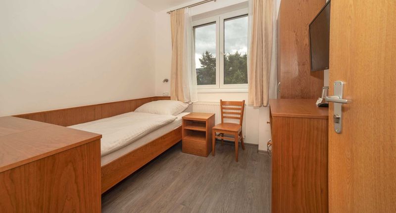 Pokoj se sprchou pro 1 os. - Hotel Panský Dům Blovice, foto 1