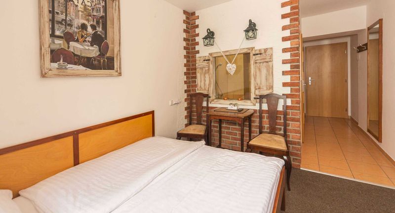 Apartman se sprchou pro 5 os. se 2 ložnicemi - Hotel Panský Dům Blovice, foto 1