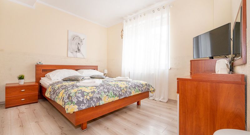 Pokoj s koupelnou s manželskou postelí na poschodí - Willa Baltic Darłówko, foto 1