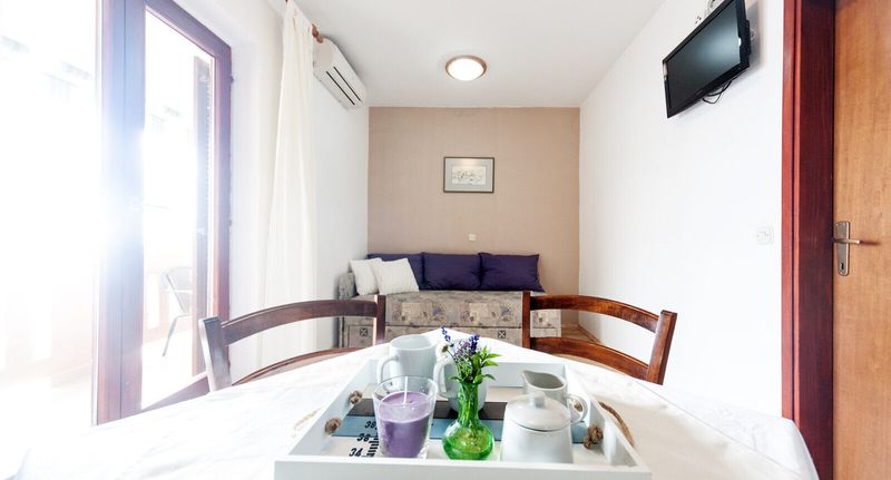"B" Apartman s manželskou postelí s 1 ložnicí s výhledem na moře (s možností přistýlky) - Apartmani Tina Zubovići, foto 1