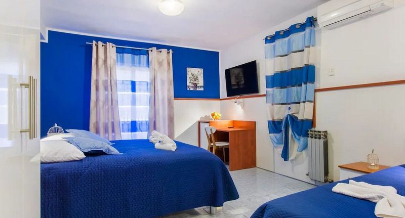Pokoj pro 3 os. - Apartments and Rooms Villa Marija Skradin, foto 1