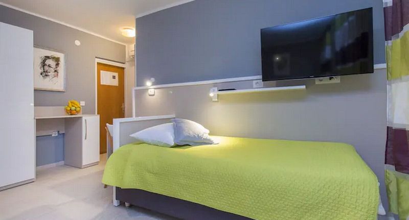 Pokoj pro 3 os. - Apartments and Rooms Villa Marija Skradin, foto 7