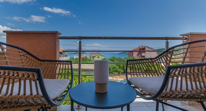 Apartman pro 5 os. se 3 ložnicemi - Apartment Skoko Slatine, foto 1