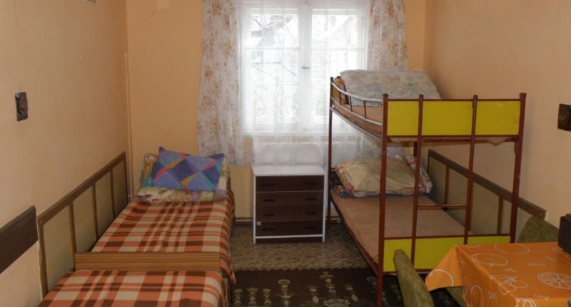 Pokoj pro 4 os. - Szkolne Schronisko Młodzieżowe Złoty Widok Piechowice, foto 7