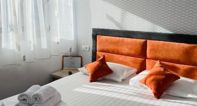 Family Suita pro 4 os. se 2 ložnicemi v přízemí - Orange House Constanța, foto 1