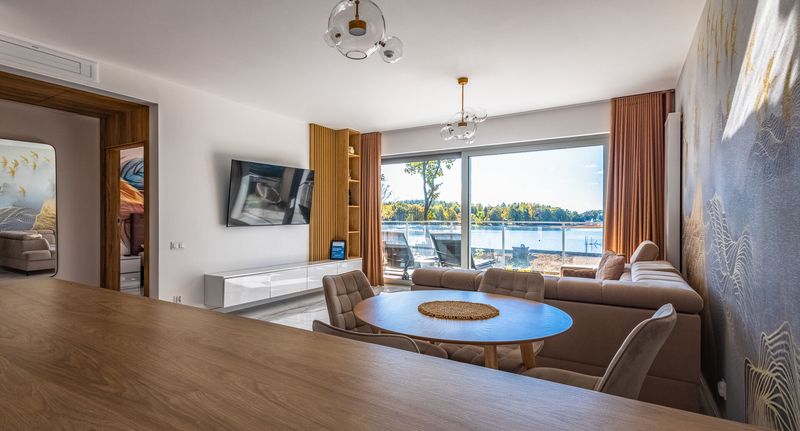Deluxe Apartman pro 4 os. se 2 ložnicemi s výhledem na jezero - Apartamenty Stranda Residence z widokiem na jezioro - Giżycko, foto 1