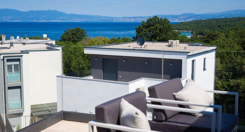 Apartman pro 4 os. se 2 ložnicemi - Apartments Sol Njivice, foto 1