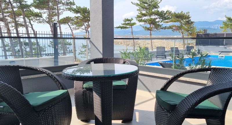 Apartman s klimatizací s terasou s manželskou postelí s 1 ložnicí A-21242-e - Family-friendly Apartments With Swimming Pool Šilo Krk - 21242, foto 1