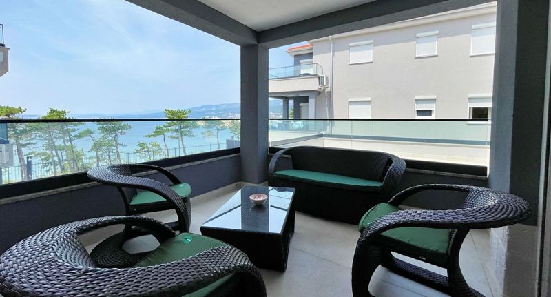 Apartman s klimatizací s terasou pro 4 os. se 2 ložnicemi A-21242-f - Family-friendly Apartments With Swimming Pool Šilo Krk - 21242, foto 1